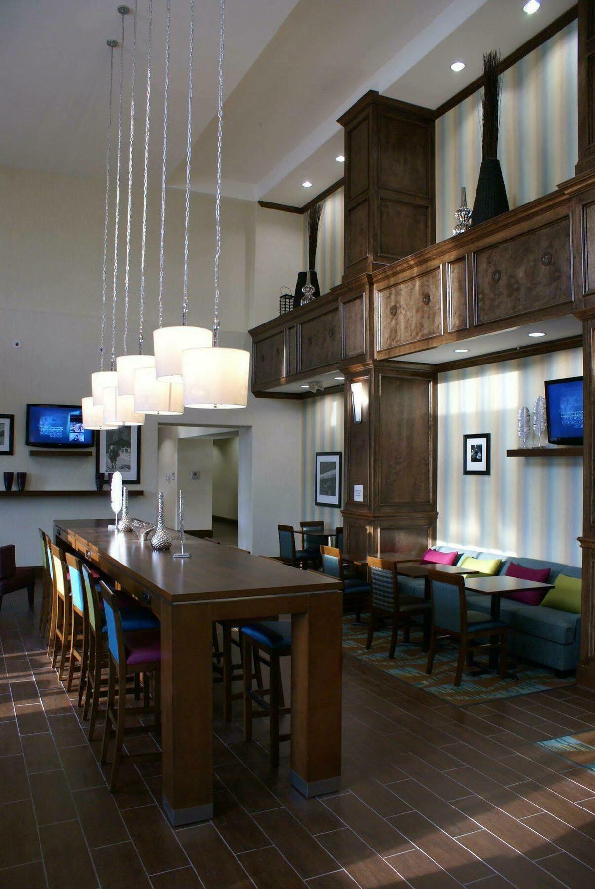 Hampton Inn & Suites Center Εξωτερικό φωτογραφία